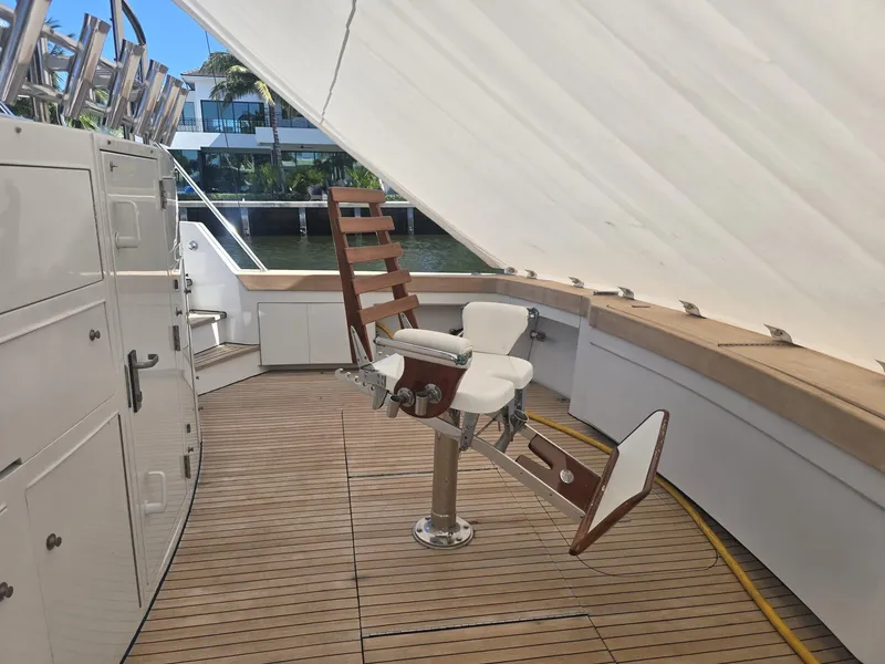 Slide: The Image of Hatteras 82 Convertible 1994 - 73