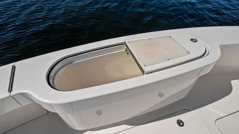 Slide: The Image of Cockpit Livewell with Lid - 40