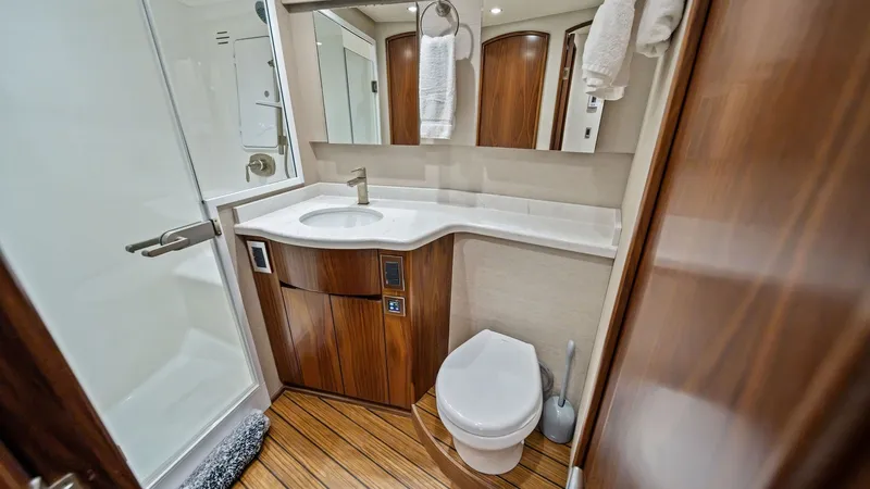 Slide: The Image of Elegant Ensuite Bathroom - 22