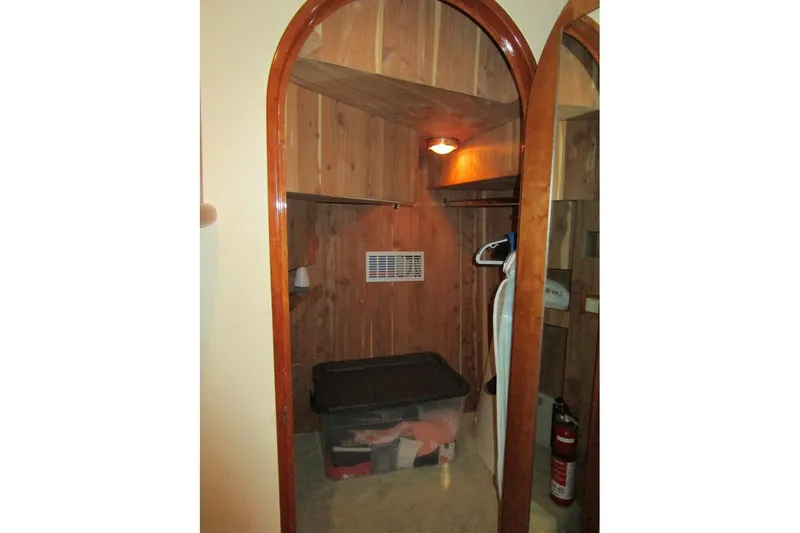 Slide: The Image of Master closet - 22