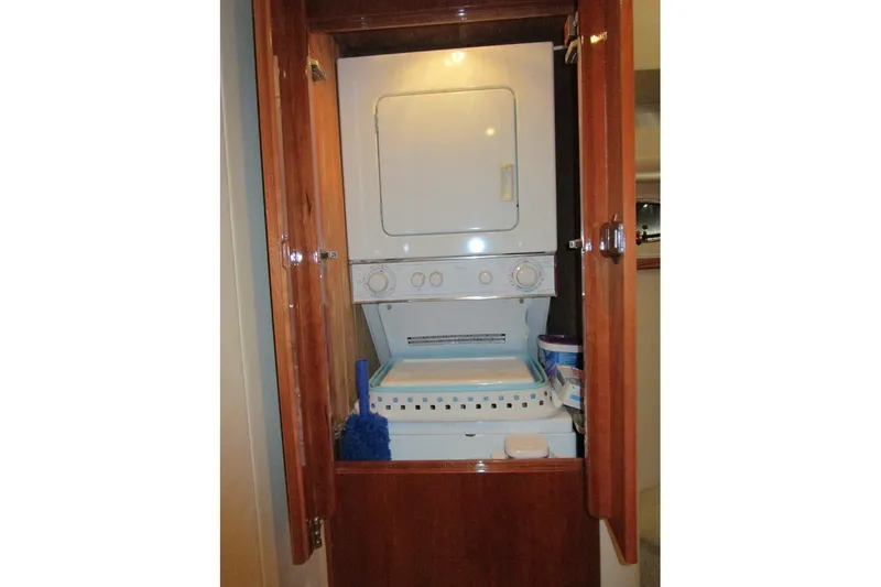 Slide: The Image of Laundry center - 17