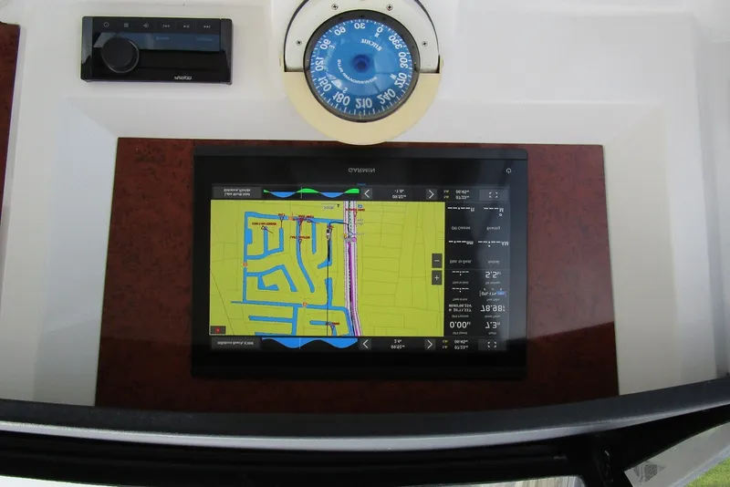 Slide: The Image of Garmin plotter - 52