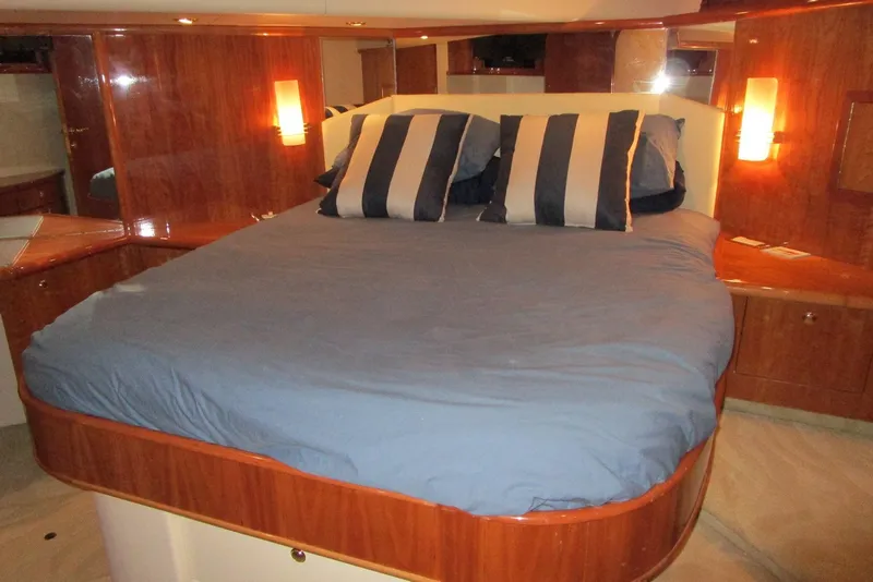 Slide: The Image of Master stateroom - 18