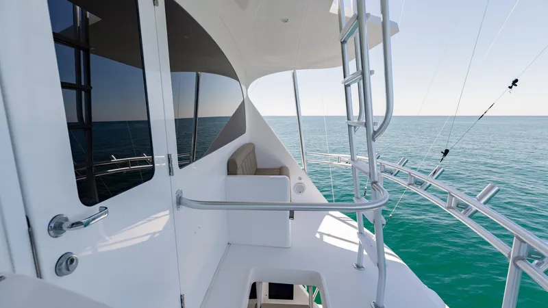 Slide: The Image of 2015 Viking 76 Enclosed Bridge- CHULA- Mezzanine - 45
