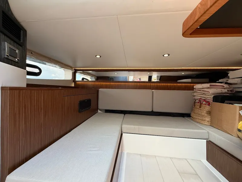 Slide: The Image of Sea Ray Sundancer 370 Outboard 2022 - 53