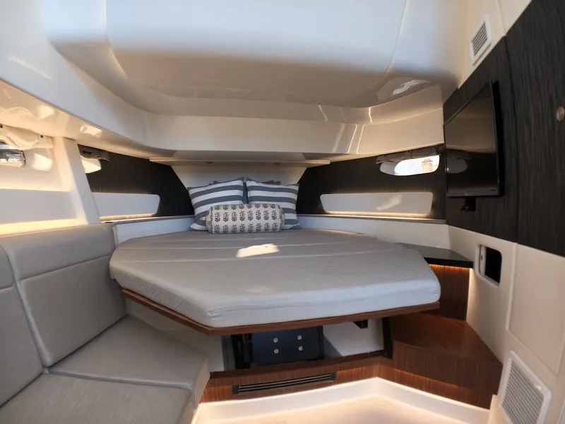 Slide: The Image of Sea Ray Sundancer 370 Outboard 2022 - 54