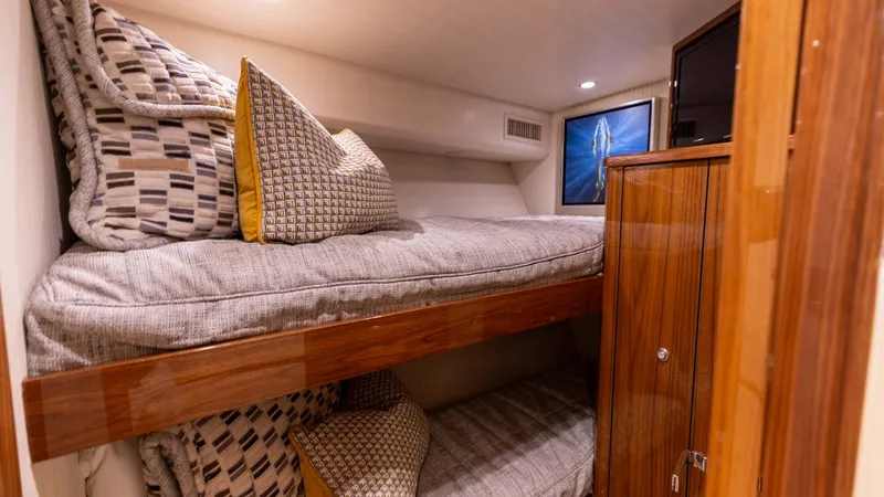 Slide: The Image of Guest Stateroom with Bunk Beds - 22