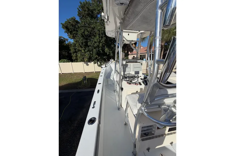 Slide: The Image of 2007 Andros 26 Tarpon boat deck with navigation equipment and seating. - 20