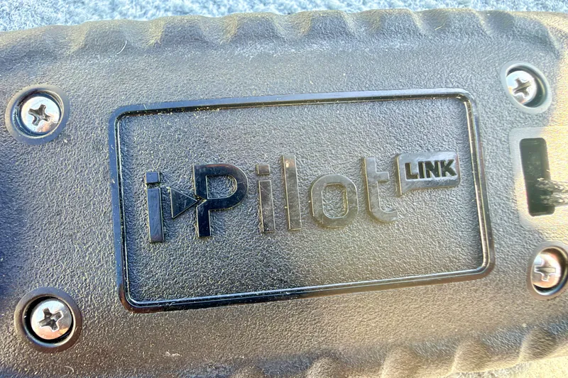 Slide: The Image of Close-up of i-Pilot Link control panel on Stratos 375 XF, 2007 model. - 68
