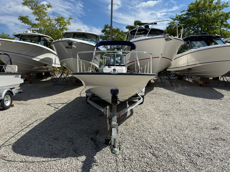 Slide: The Image of Boston Whaler 170 MONTAUK 2004 - 2