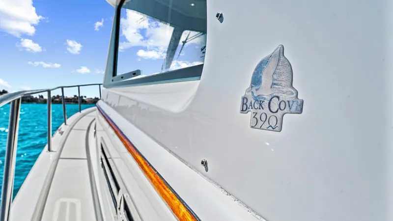Slide: The Image of Side Deck and Branding Detail - 36
