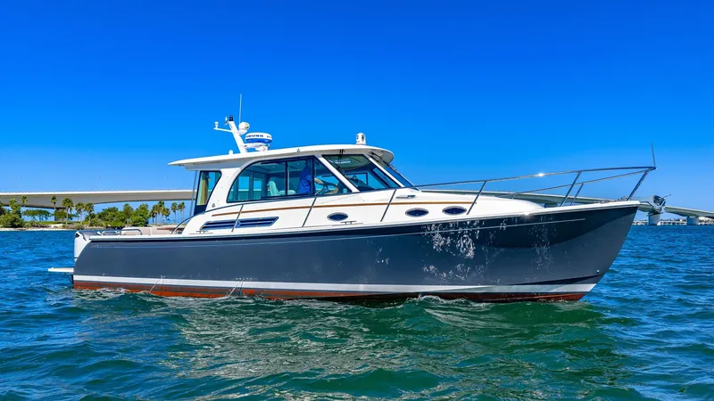 Slide: The Image of Starboard Profile of Back Cove 390 - 41