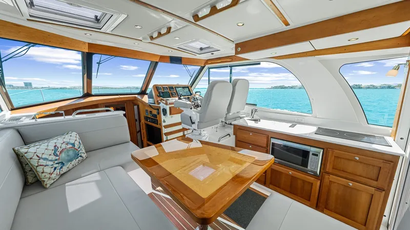 Slide: The Image of Spacious Helm and Salon Area - 10