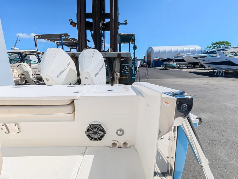 Slide: The Image of Boston Whaler 280 Dauntless 2027 - 7
