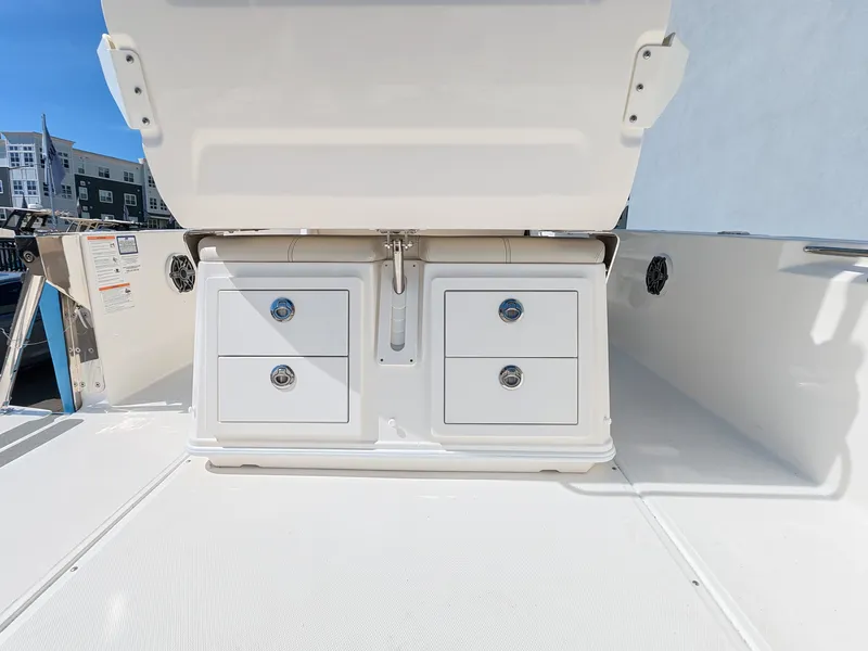 Slide: The Image of Boston Whaler 280 Dauntless 2027 - 11