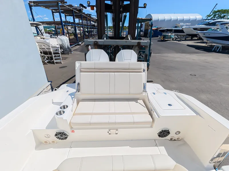 Slide: The Image of Boston Whaler 280 Dauntless 2027 - 5