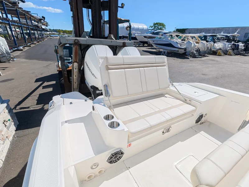 Slide: The Image of Boston Whaler 280 Dauntless 2027 - 4
