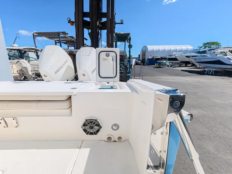 Slide: The Image of Boston Whaler 280 Dauntless 2027 - 8