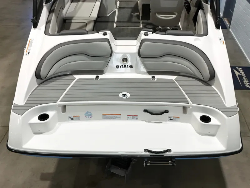 Slide: The Image of Yamaha AR190 2025 - 4