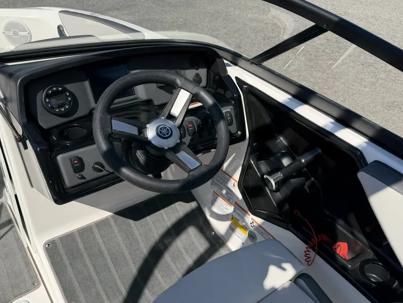 Slide: The Image of Yamaha AR190 2025 - 6