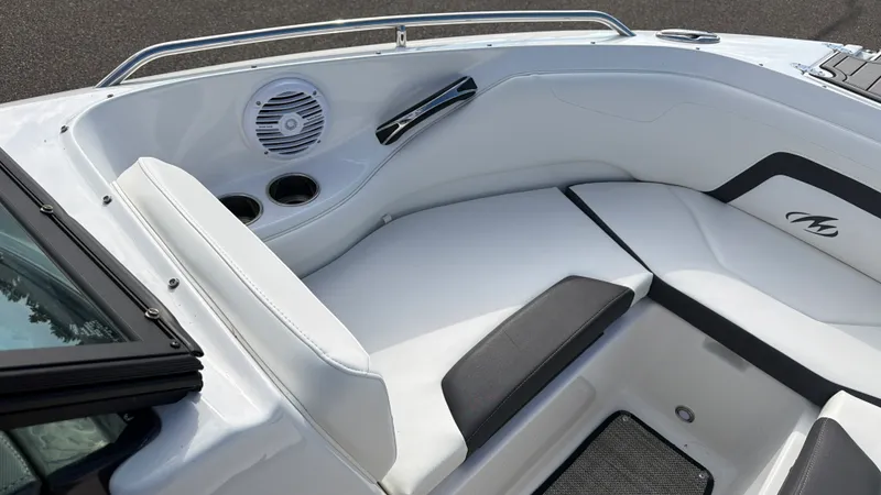 Slide: The Image of Monterey 224 FS 2020 - 55