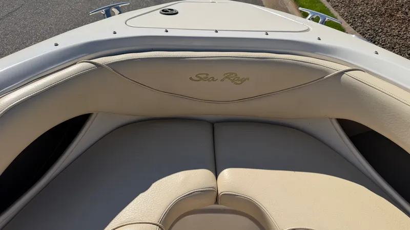 Slide: The Image of Sea Ray 210 2001 - 35