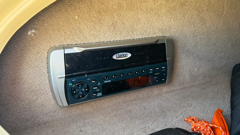 Slide: The Image of Sea Ray 210 2001 - 21