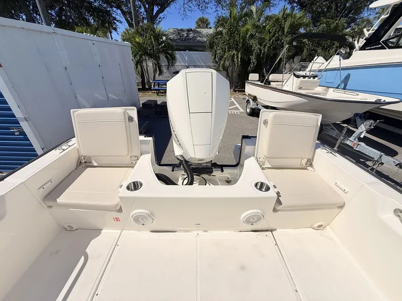 Slide: The Image of Boston Whaler 210 Montauk 2027 - 17