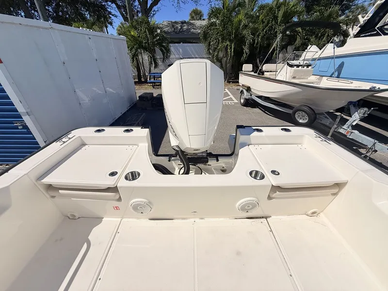 Slide: The Image of Boston Whaler 210 Montauk 2027 - 16