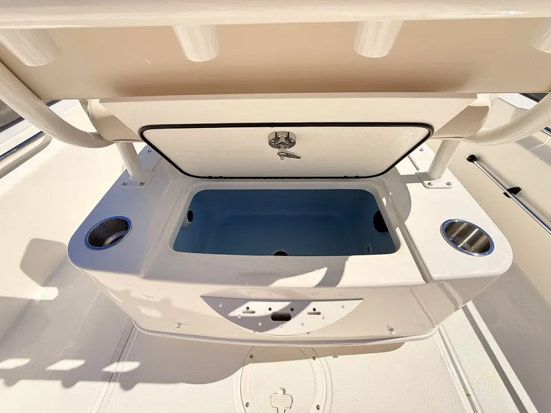 Slide: The Image of Boston Whaler 210 Montauk 2027 - 21