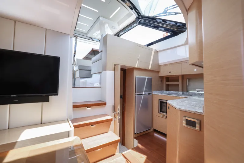 Slide: The Image of Ocean Alexander 45 DIVERGENCE COUPE 2021 - 15