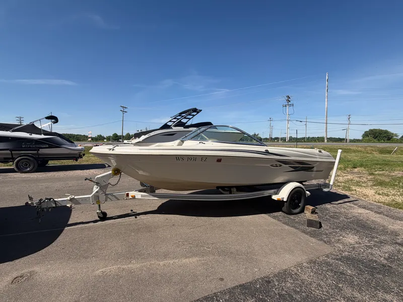 Slide: The Image of Sea Ray 180 BR 2001 - 4