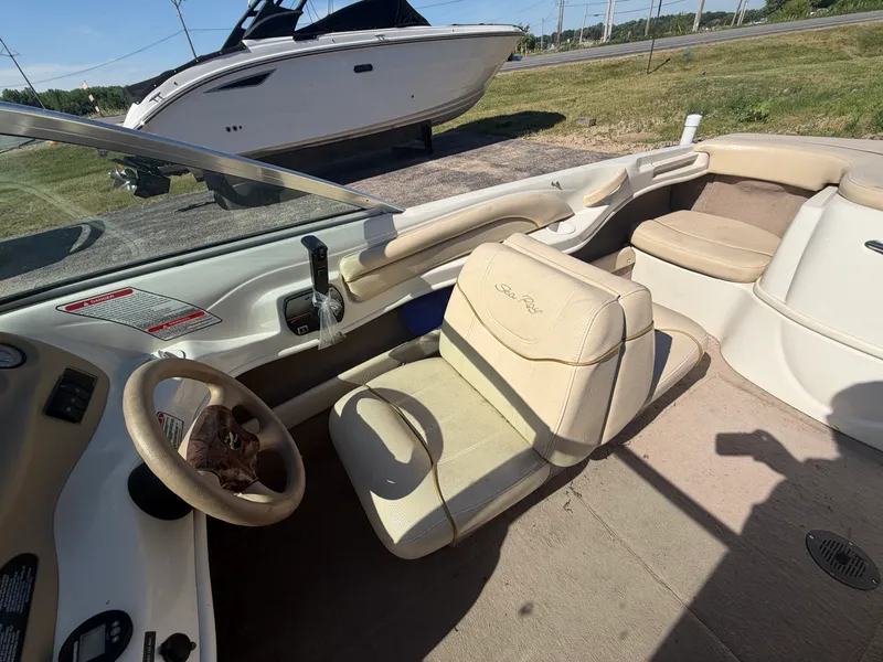 Slide: The Image of Sea Ray 180 BR 2001 - 9