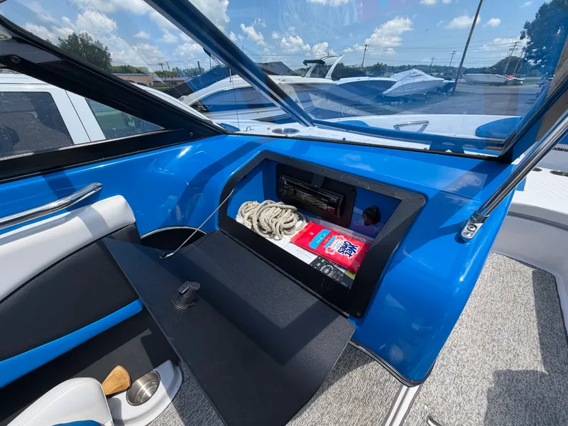 Slide: The Image of Glastron HF GT205 BR 2014 - 25