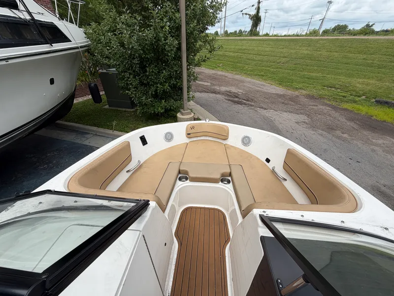 Slide: The Image of Bayliner VR6 Bowrider 2023 - 19