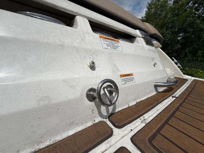 Slide: The Image of Bayliner VR6 Bowrider 2023 - 38