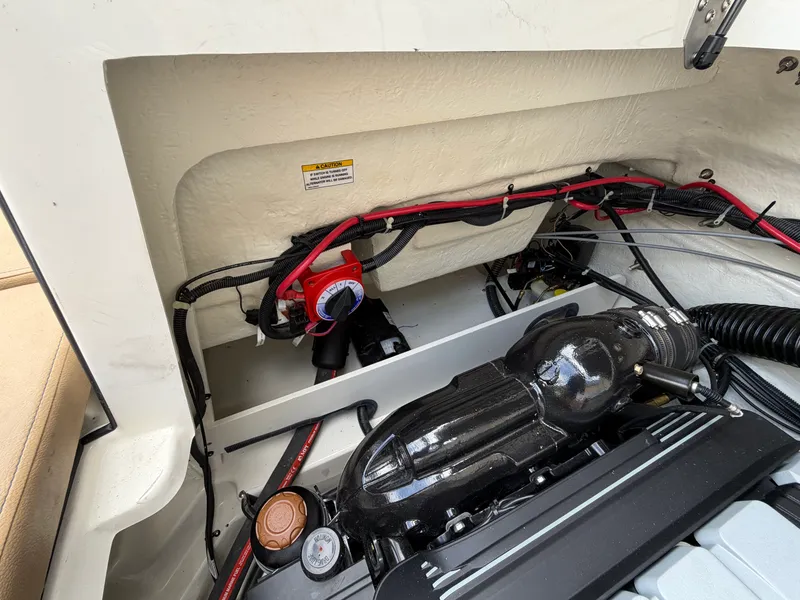Slide: The Image of Bayliner VR6 Bowrider 2023 - 29