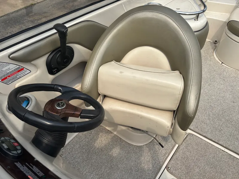 Slide: The Image of Sea Ray 240 SUNDECK 2005 - 3