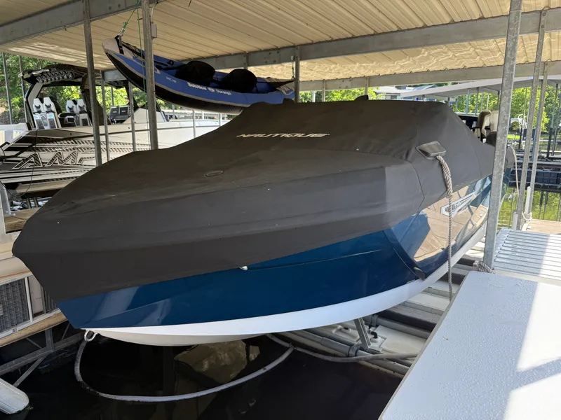 Slide: The Image of Nautique SUPER AIR S23 2022 - 1