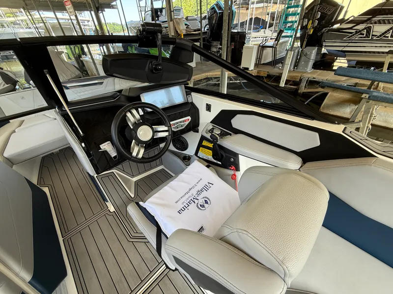 Slide: The Image of Nautique SUPER AIR S23 2022 - 24