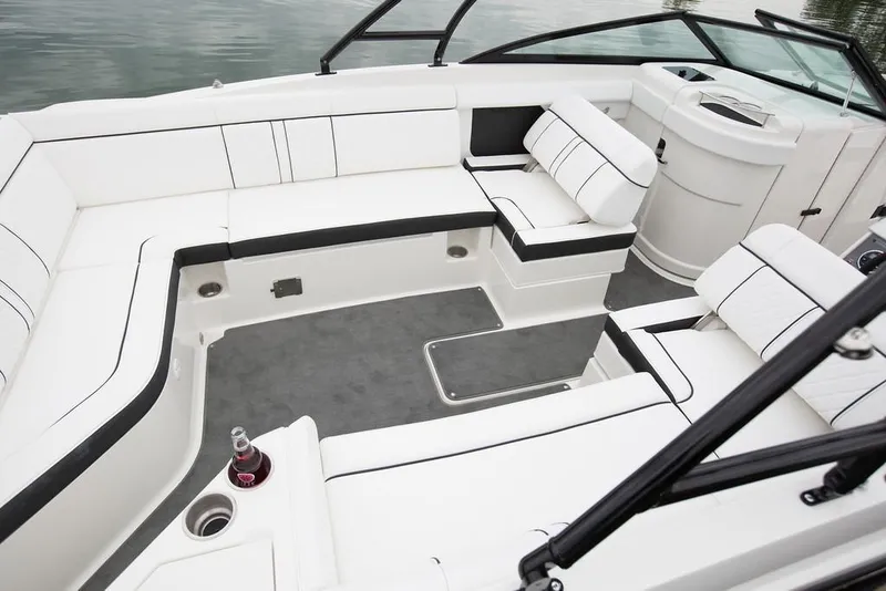 Slide: The Image of Sea Ray 270 Sundeck 2016 - 64
