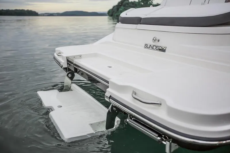 Slide: The Image of Sea Ray 270 Sundeck 2016 - 60