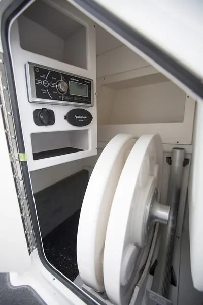Slide: The Image of Sea Ray 270 Sundeck 2016 - 29
