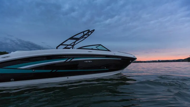 Slide: The Image of Sea Ray 270 Sundeck 2016 - 47