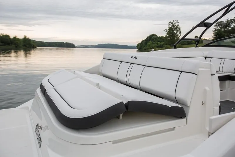 Slide: The Image of Sea Ray 270 Sundeck 2016 - 63
