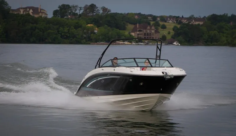 Slide: The Image of Sea Ray 270 Sundeck 2016 - 42