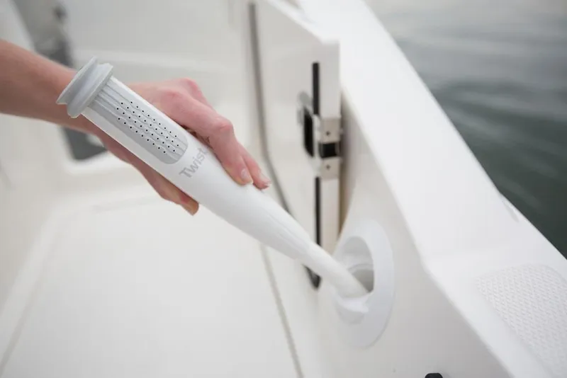 Slide: The Image of Sea Ray 270 Sundeck 2016 - 12