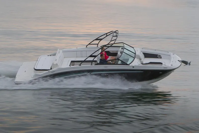 Slide: The Image of Sea Ray 270 Sundeck 2016 - 40