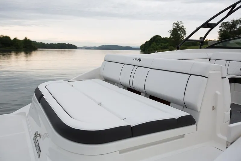 Slide: The Image of Sea Ray 270 Sundeck 2016 - 20