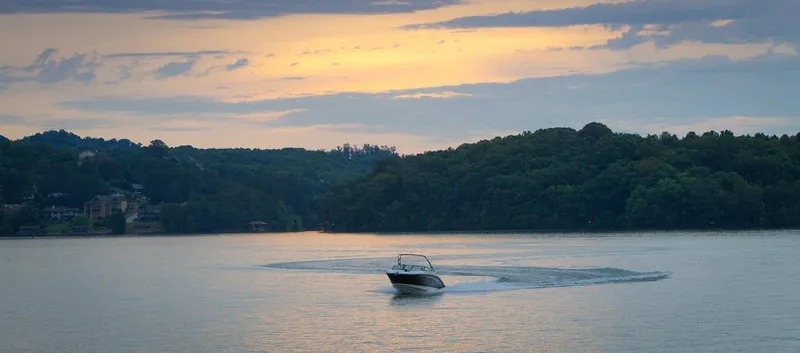 Slide: The Image of Sea Ray 270 Sundeck 2016 - 15